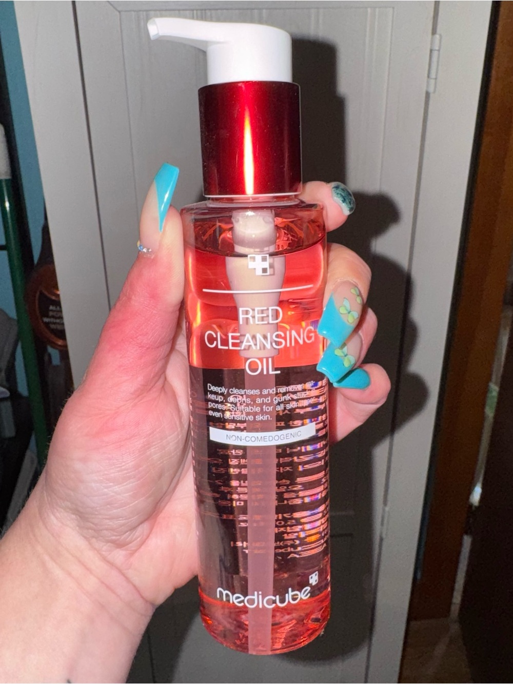 Red cleansing oil